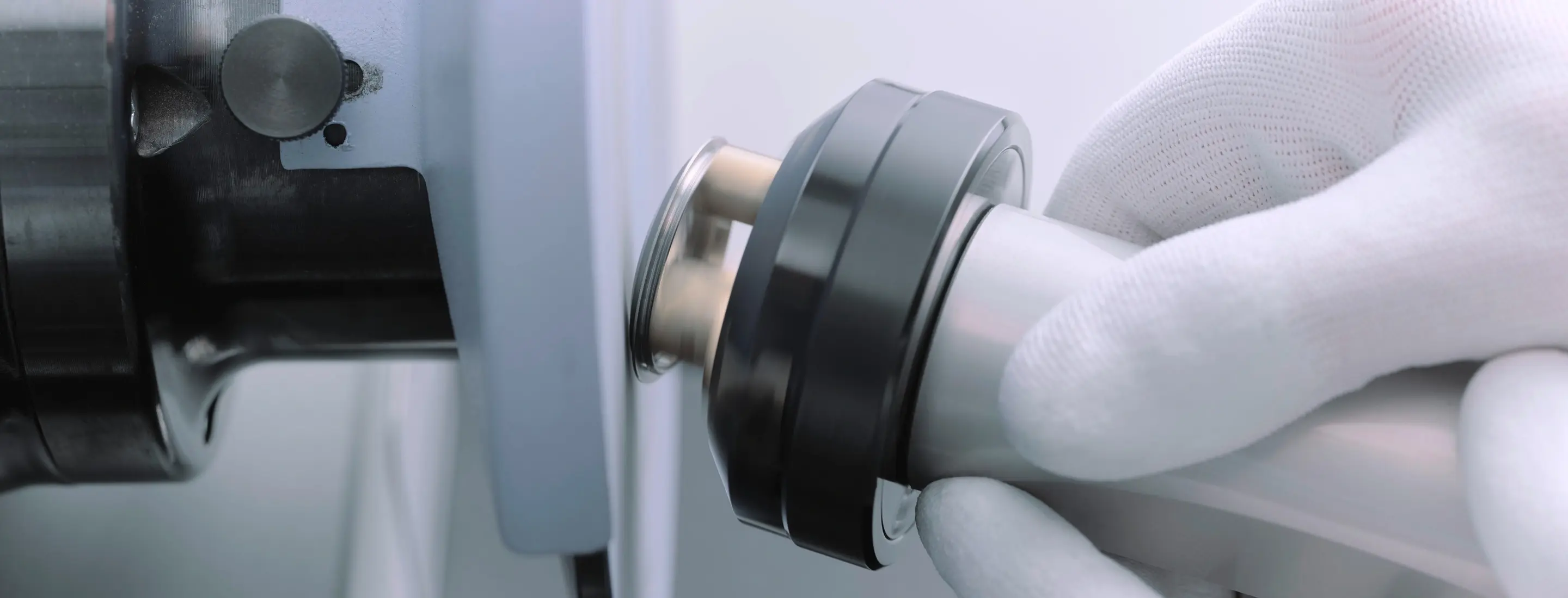 Refinishing of The Case - Swiss Time Square