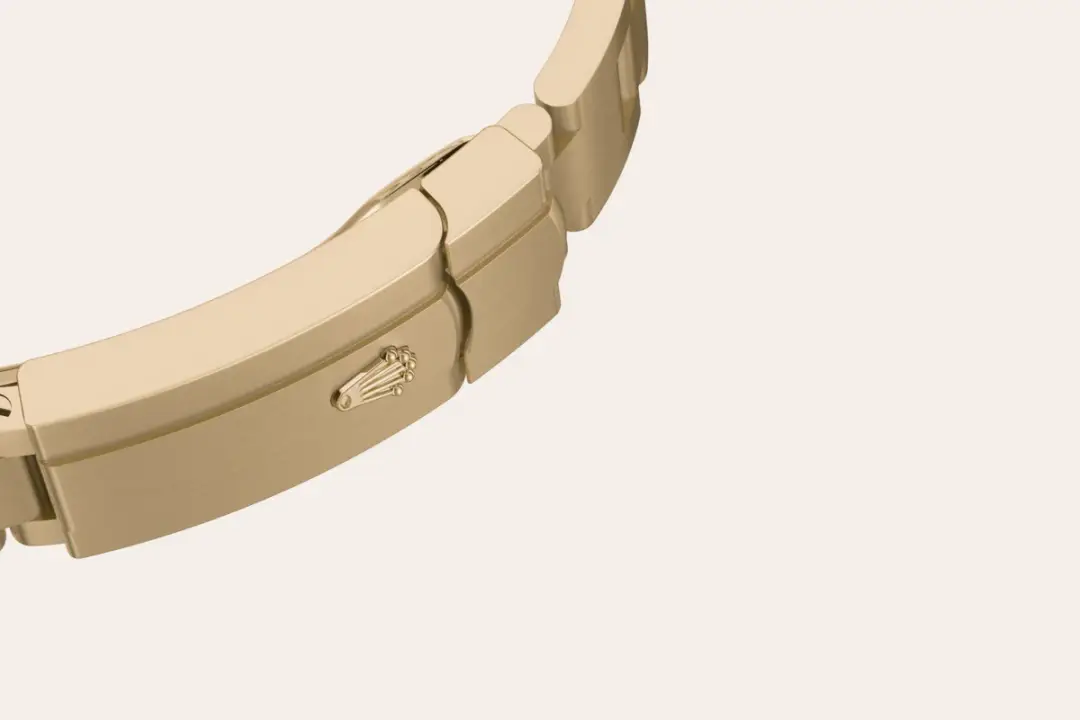 Rolex Oyster Perpetual in 18 ct yellow gold, M124208-0001 - Swiss Time Square